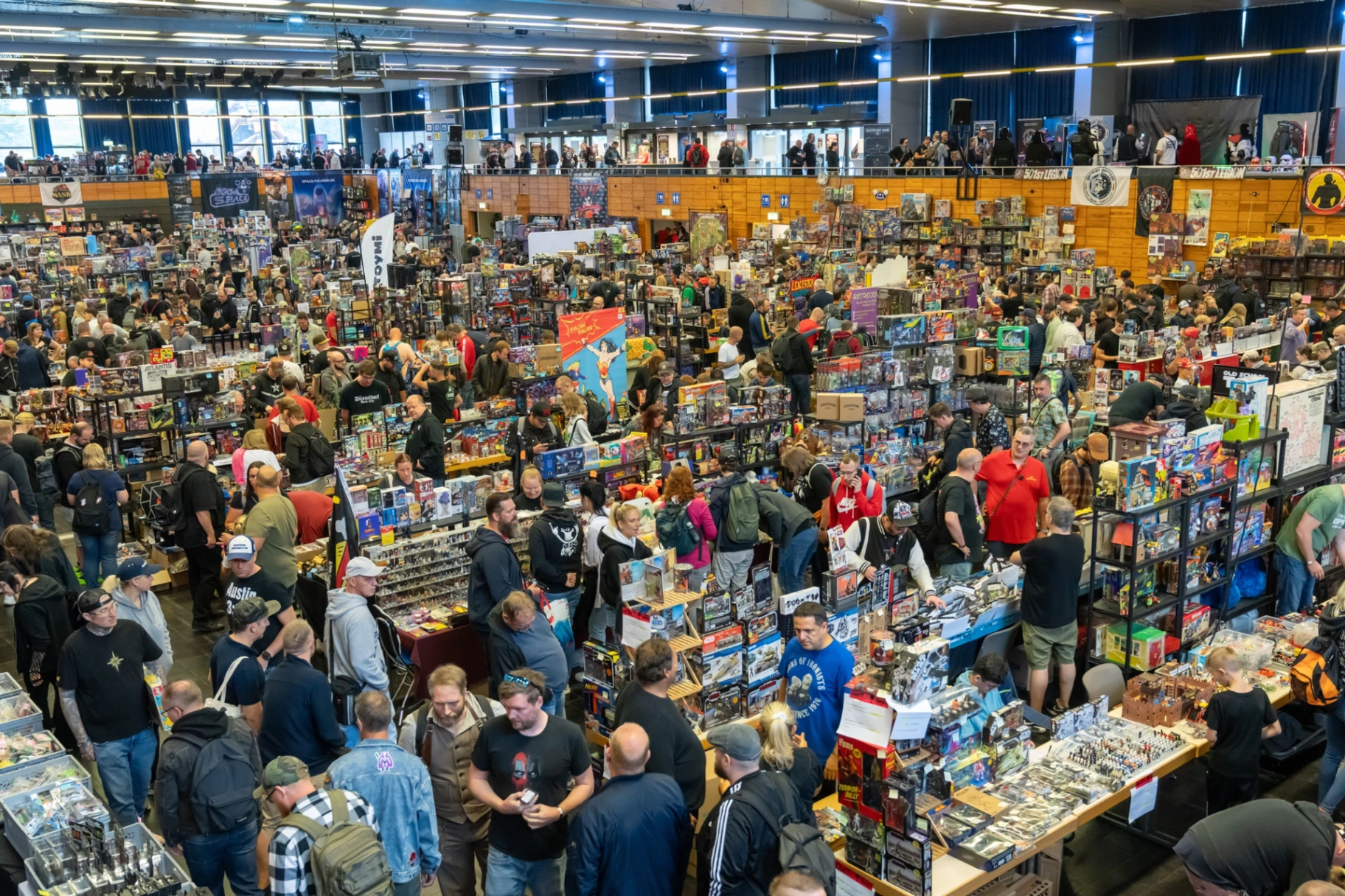 Volle Sammler-Convention aus der Übersicht