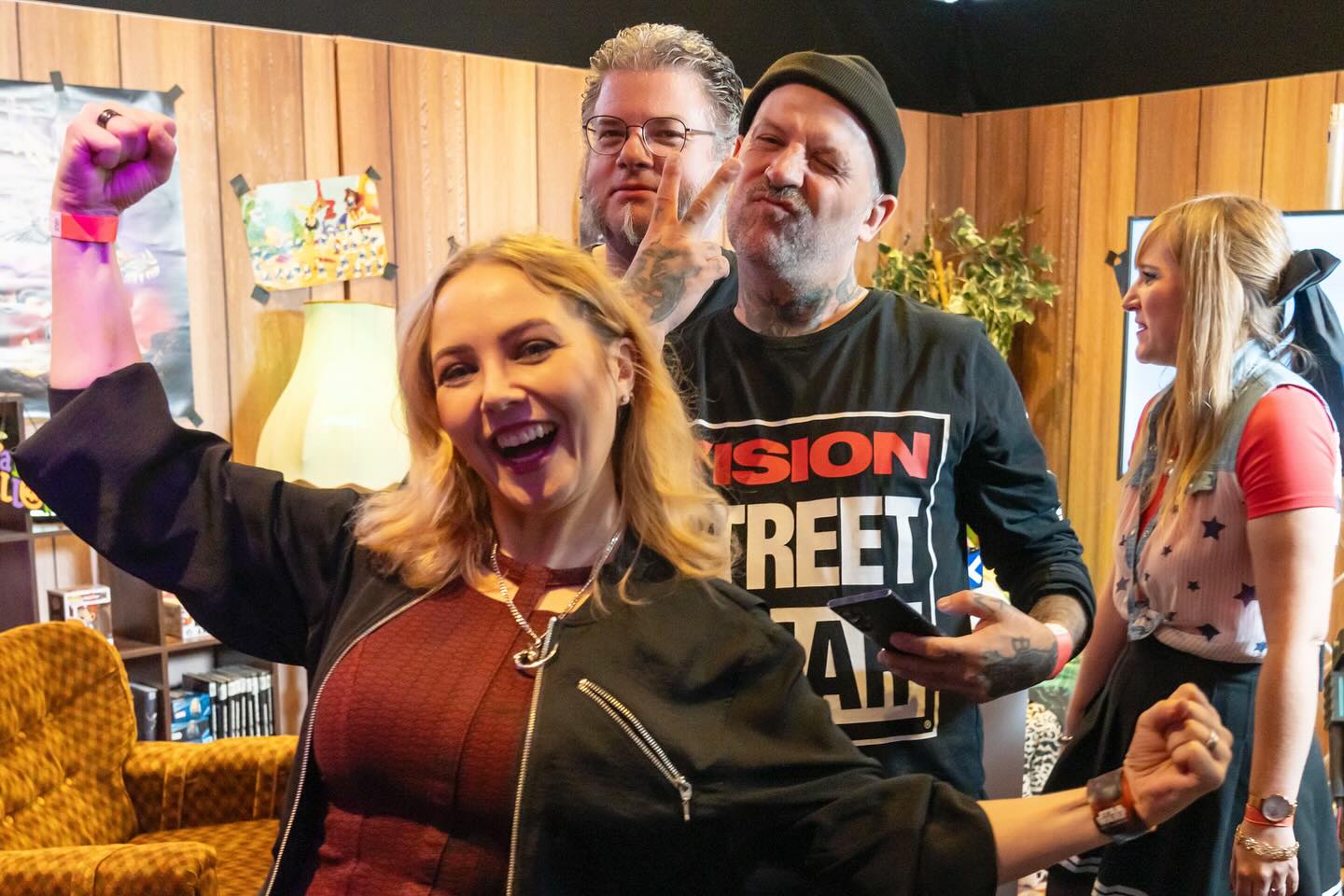 Hosts und Community bei einer Live-Produktion